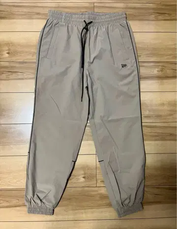 뉴에라 NEW ERA 오버사이즈 파이핑 트랙 팬츠