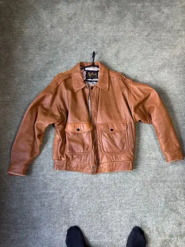 Adler 브라운 가죽 자켓