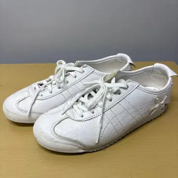 오니츠카타이거 디즈니 콜라보 미키마우스 새상품급