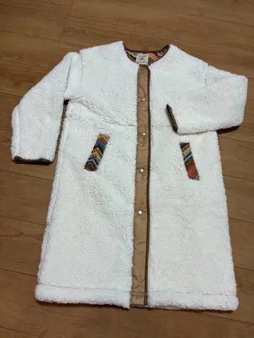 TITICACA 보아 자켓 M 사이즈 화이트