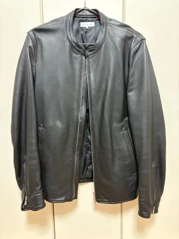 SHIPS JET BLUE 블랙 램 가죽 M 새상품급