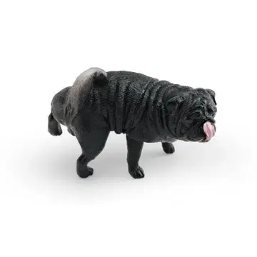 퍼그 블랙 한쪽 다리 들고 소변 보는 강아지 미니어처 피규어 입상