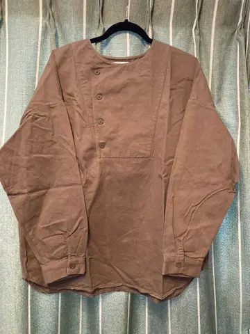 antiqua 안티카 피치 기모 부잠 셔츠 카키