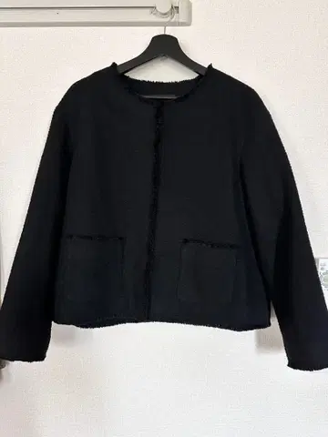 프린지 마감 블랙 자켓