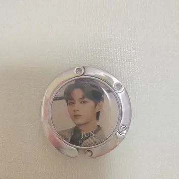 SEVENTEEN JUN 옷걸이 포함 키링