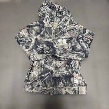 리얼트리 패턴 후드 부착 집업 후드티