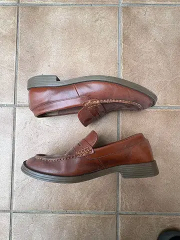 브라운 가죽 로퍼