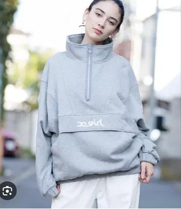 히라후라 NICO 착용 X-girl 하프 지퍼 후드티 그레이