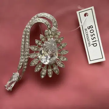 새상품 gossip 브로치 페이크 다이아 크리스탈 티어드롭 은색 계열
