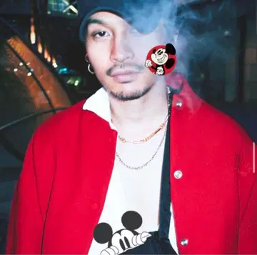 츠네타 다이키 착용 LITKOVSKA DILLGAF BOMBER RED