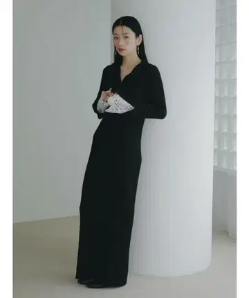 러그나문 레이스 슬리브 네프 리브 니트 원피스 블랙 M