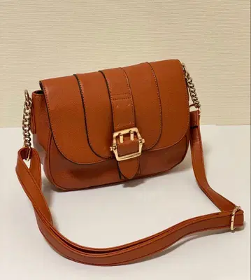 버클 디자인 숄더백 체인 미니백 플랩 브라운