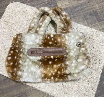 퍼 소재 핸드백 브라운과 화이트 스팟 무늬 밤비