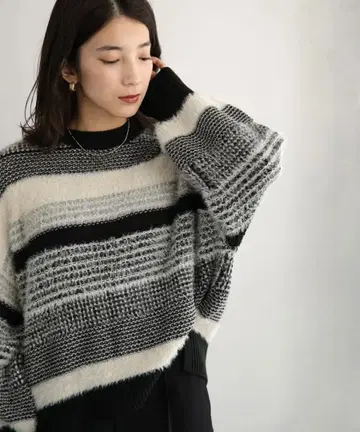 택 포함 새상품 샤기 트위드풍 니트탑 정가 6900