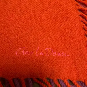 Cia La Dance 체크 무늬 스톨