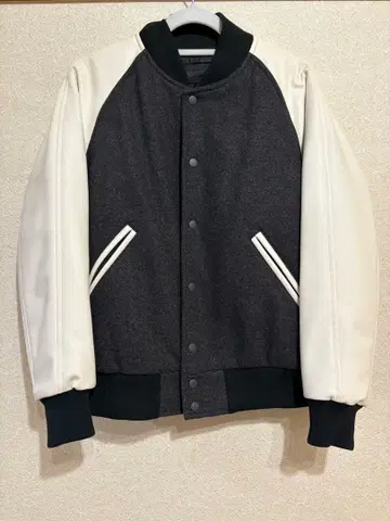 바시티 자켓 다크 그레이/화이트