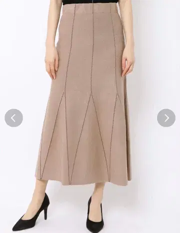 러그나무 문 핀턱 플레어 니트 스커트