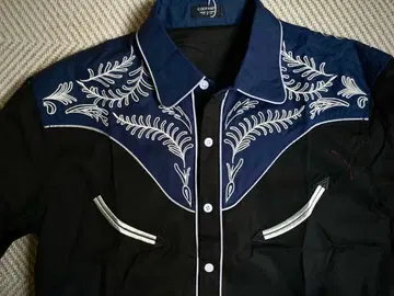 미사용 웨스턴 셔츠 블랙 블루 자수 런치웨어 로카빌리 사이즈 L 정도