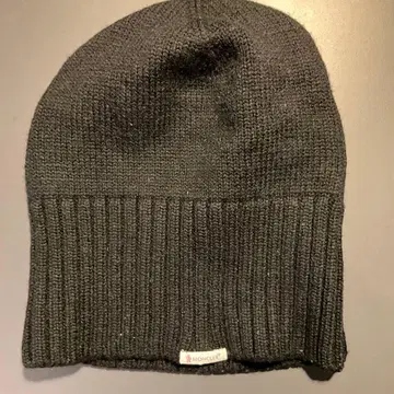 MONCLER 블랙 니트 모자