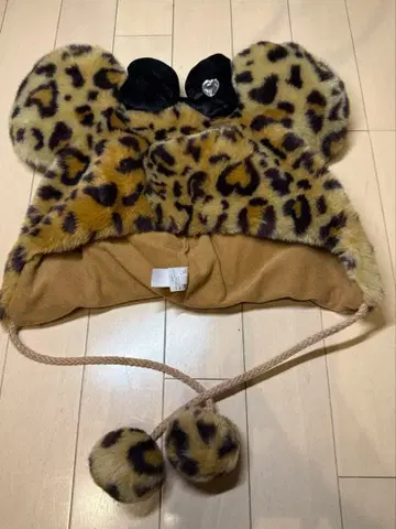 레오파드 무늬 팬 캡