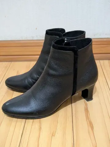 가죽 블랙 숏부츠 힐 7cm