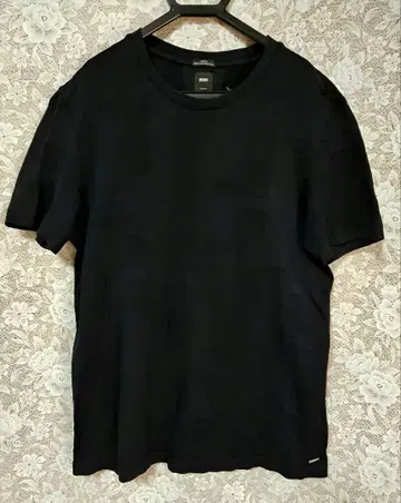 HUGO BOSS 휴고보스 슬림핏 반팔 티셔츠 블랙 니트