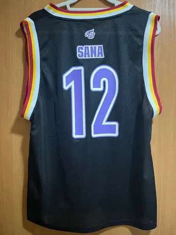 TWICE SANA 유니폼