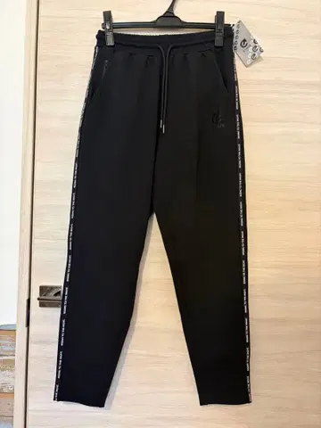 EVANE 블랙 조거 팬츠