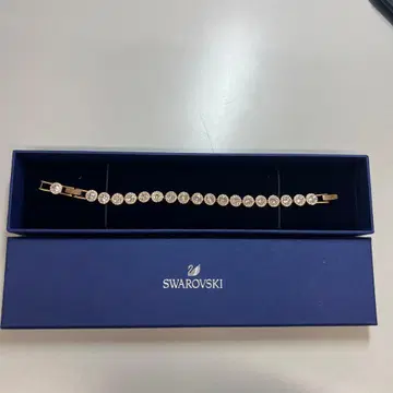 스와로스키 팔찌