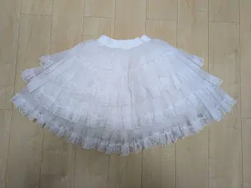 AND ROMEO 화이트 파니에