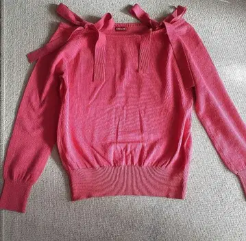 INGNI 핑크 오프숄더 니트