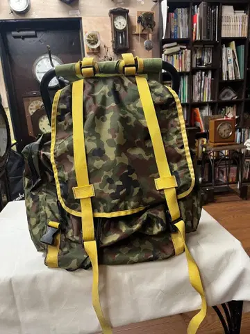 카모플라쥬 캠퍼스 의자 포함 백팩