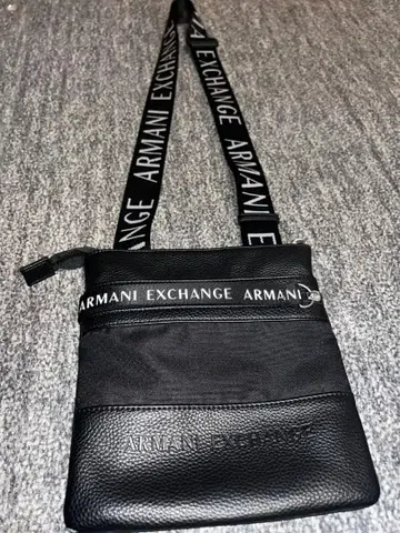Armani Exchange 숄더백 블랙