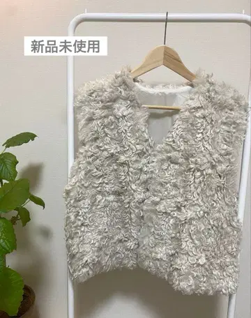 [미사용 새상품] 인조 모피 노카라 숏 베스트/에크루