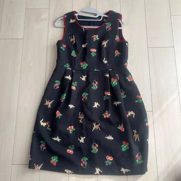 프랑슈리페 오버롤 스커트 슬리브리스 원피스