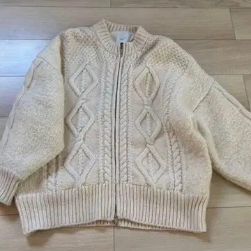 CLANE 케이블 니트 집업 스웨터