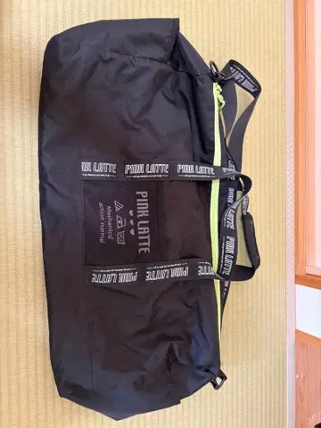 PINK LATTE 보스턴 백 블랙 컬러