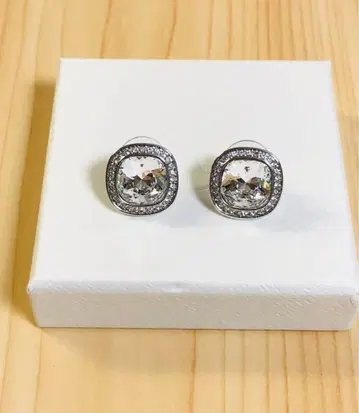 새상품급 스와로브스키 Swarovski 귀걸이