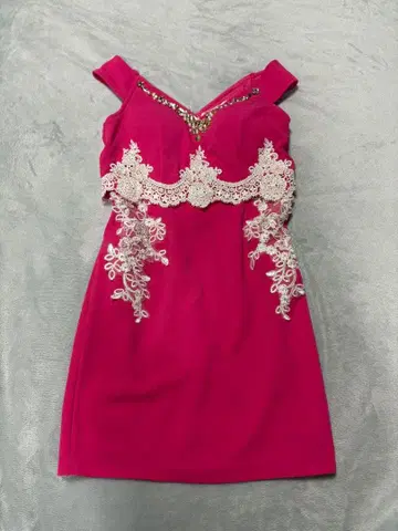 새상품급 bayBClub 레이스 타이트 드레스 비쥬 핑크 L