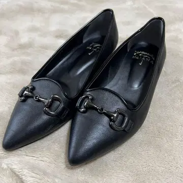 새상품급 DIANA 블랙 호스비트 스틸레토 플랫슈즈