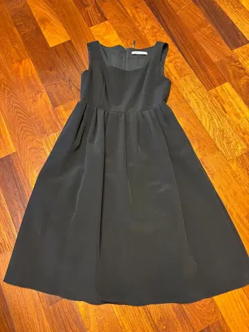 FOXEY NEW YORK 슬리브리스 원피스 블랙