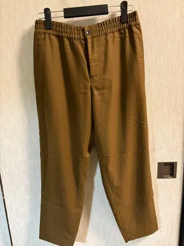 브라운 슬랙스 울 소재 안감 부착 새상품!