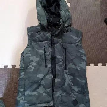 아웃도어 다운 베스트 카모플라쥬