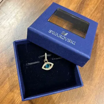 SWAROVSKI 눈 모양 참 CRYROS E18