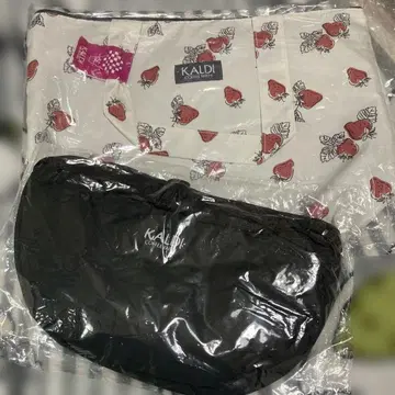 KALDI 딸기 무늬 토트백 세트