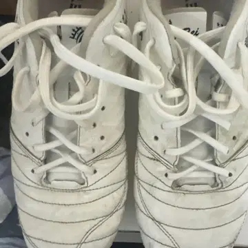 ATHLETA 축구화 스파이크 화이트