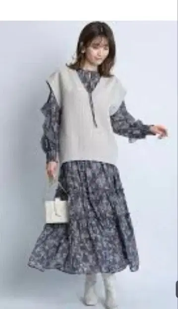 아푸와이저 리셰 니트 베스트 화이트