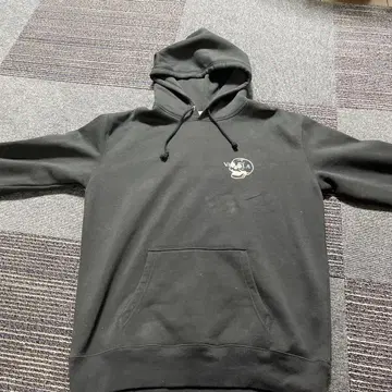 VISSLA 스컬 디자인 후드티 블랙