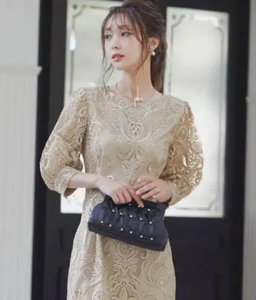 자수 레이스 백리본 타이트 드레스