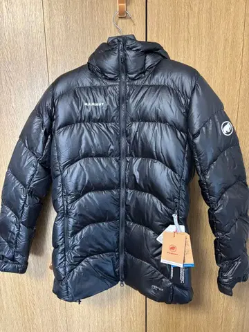 Mammut 블랙 다운 자켓